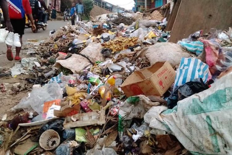 Yaoundé croupit sur le poids des ordures