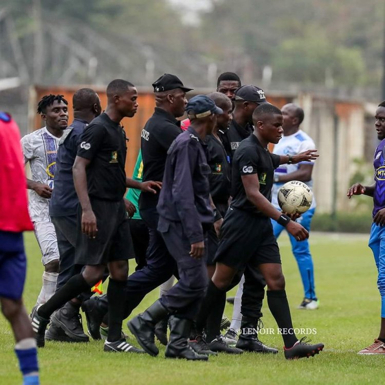 FECAFOOT : Suspension d'arbitres pour manquements graves lors des matchs de football de l'Elite One et Two