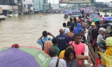 DOUALA : UNE INONDATION PARALYSE BONAMOUSSADI