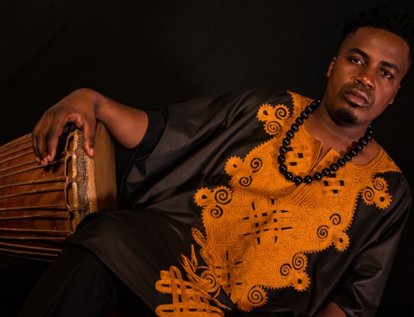 CAMEROUN- Lexus DJ : l'artiste Mbolé nominé aux Canal d'Or, une véritable icône musicale