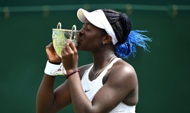 CAMEROUN -OYEBOG TENNIS ACADEMY : CLERVIE LA CHAMPIONNE COMMUNIE AVEC LES PENSIONNAIRES