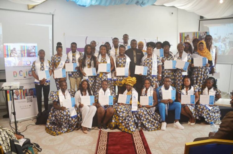 272 Nouveaux Talents Numériques Éclosent à Douala Grâce au Projet D-CLIC de l'OIF